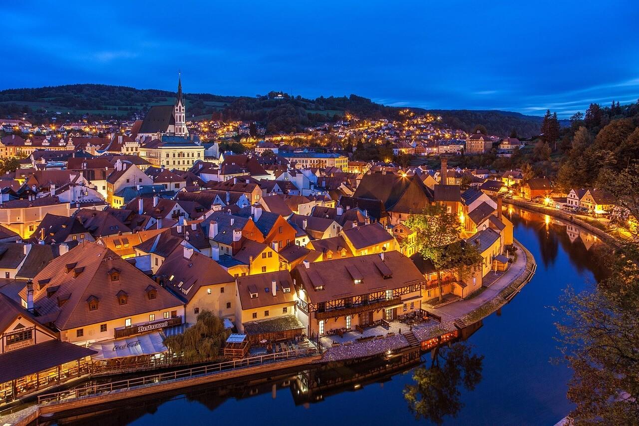 Český Krumlov — widok na miasteczko i zamek
