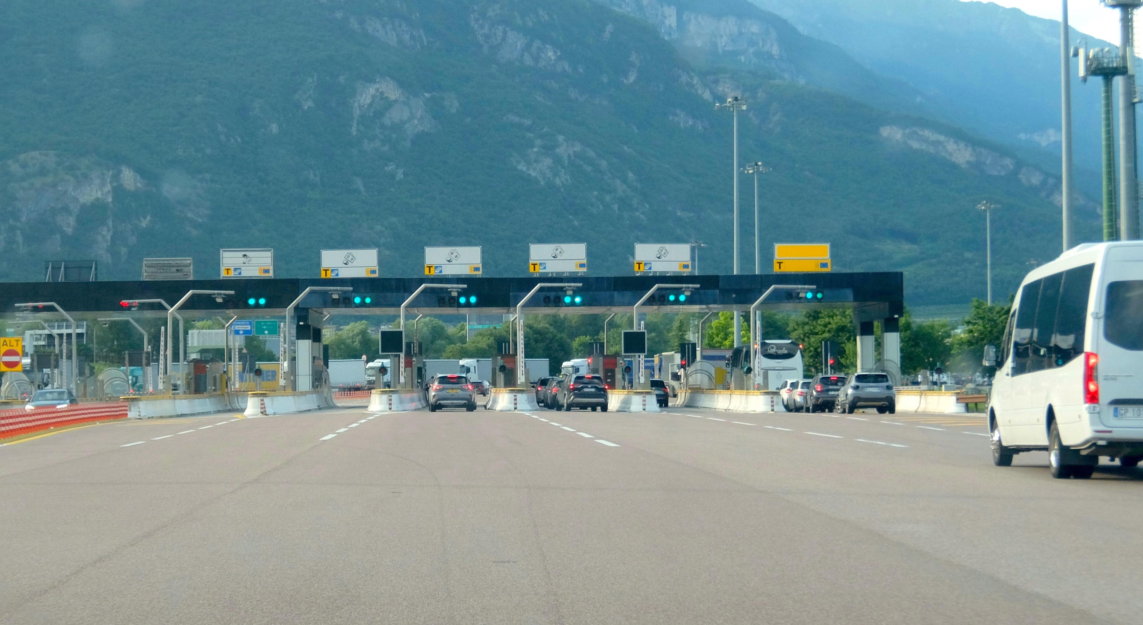 Opłaty za autostrady we Włoszech – jak działa system myta?